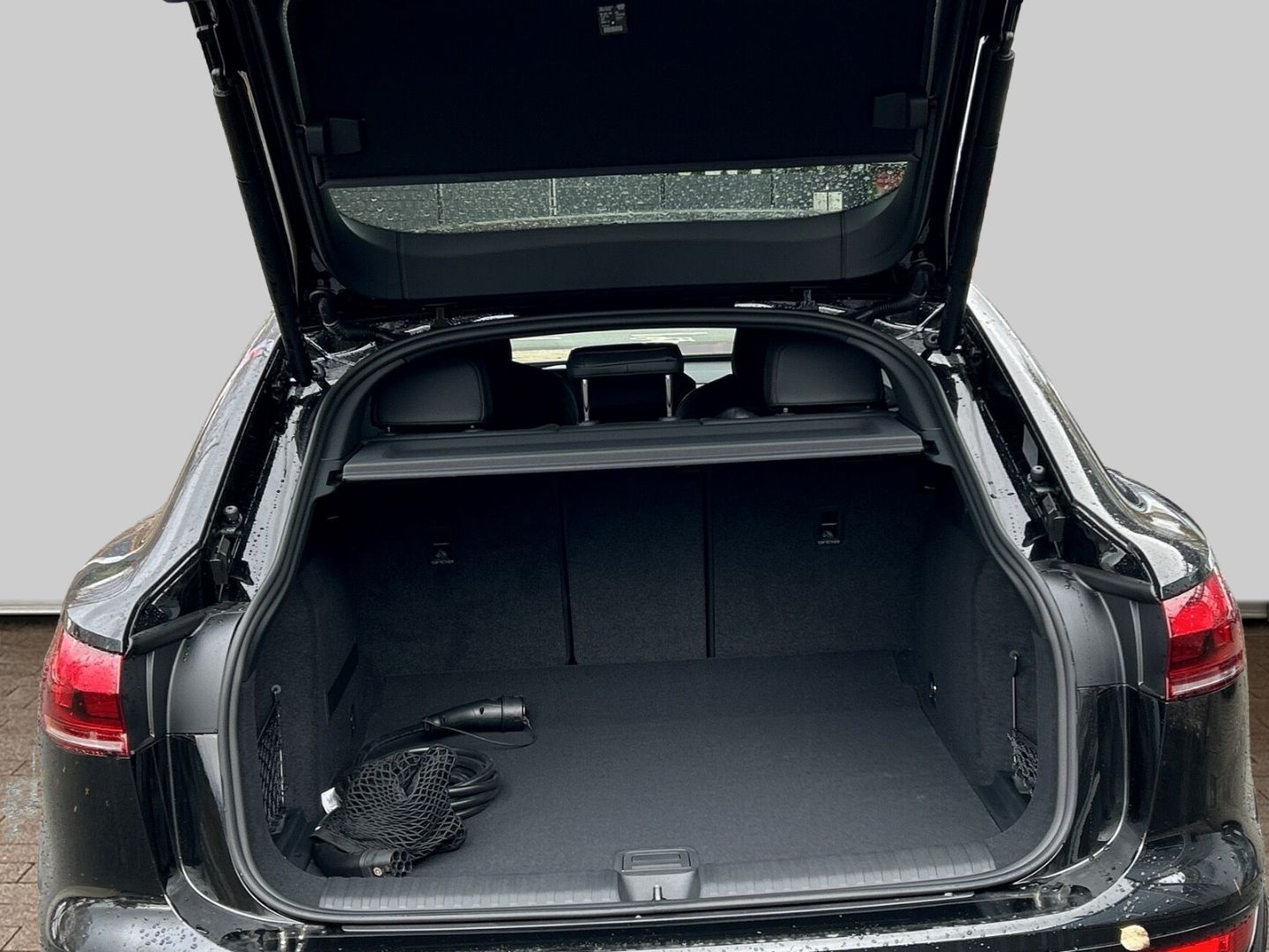 Fahrzeug 17 Fahrzeugabbildung Audi Q6 e-tron Sportback performance 225 kW HUD+AHK+P