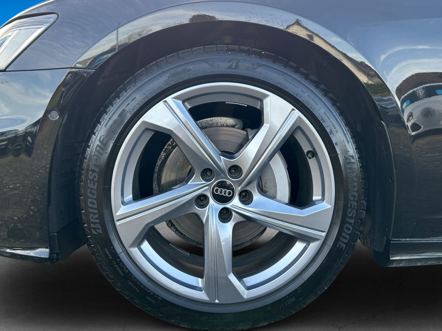 Fahrzeugabbildung Audi A6 Avant 40 TDI S line PANO+LED+KAMERA+NAVI+LEDE