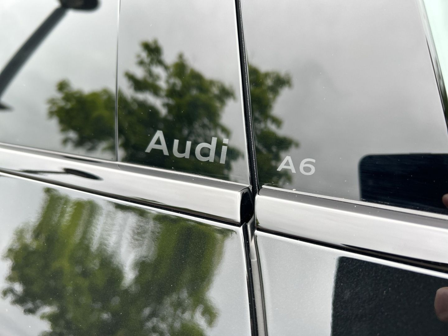 Fahrzeugabbildung Audi A6 Limousine edition one e-hybrid quattro 220 kW