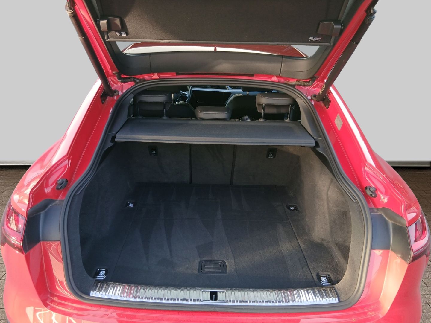 Fahrzeugabbildung Audi Q8 E-tron SPORTBACK  ADVANCED+AHK+VIRTUAL+LUFT+C