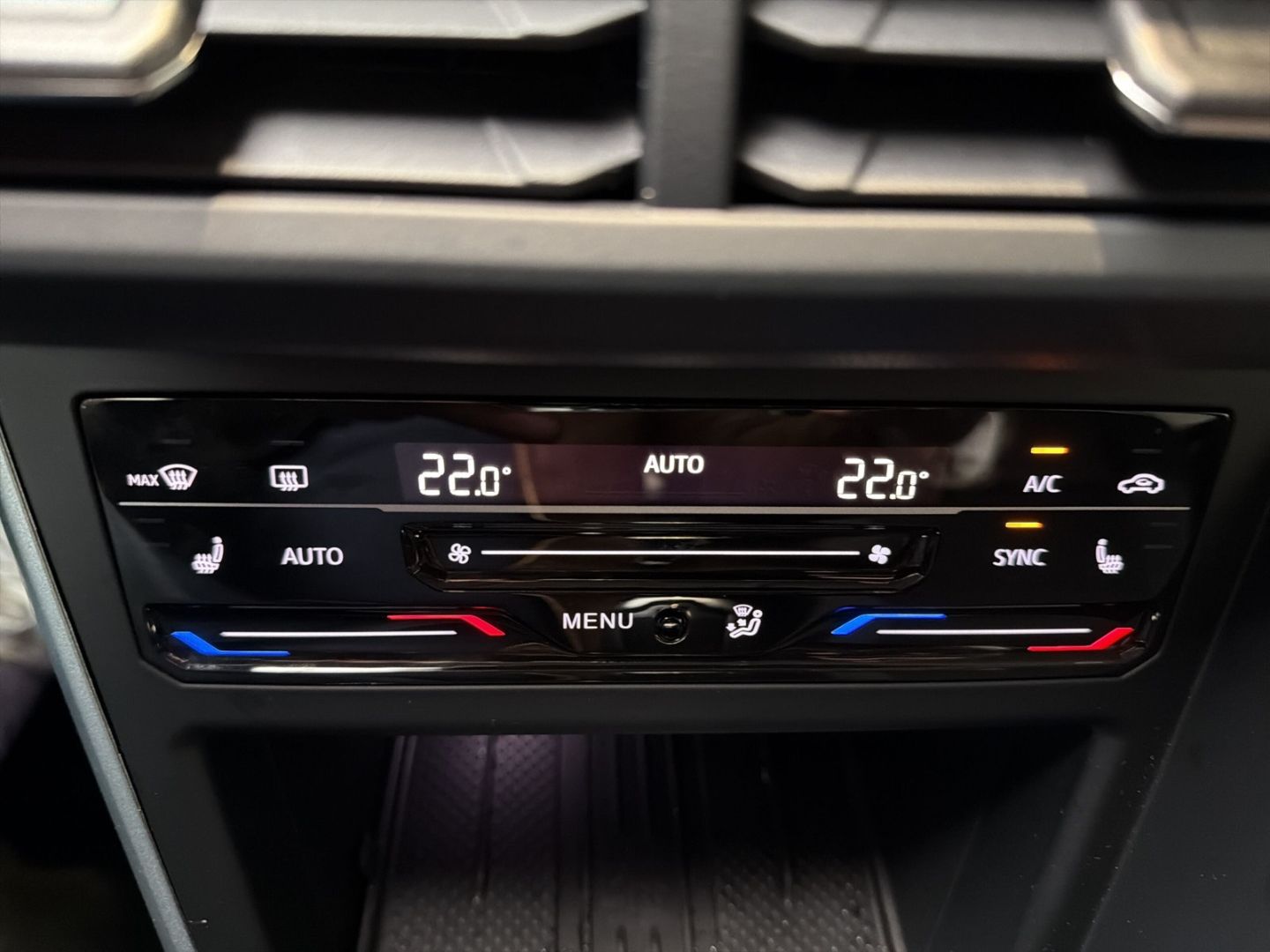 Fahrzeugabbildung Volkswagen Polo 1.0 TSI Goal Rear View AHK Clima Navi LED