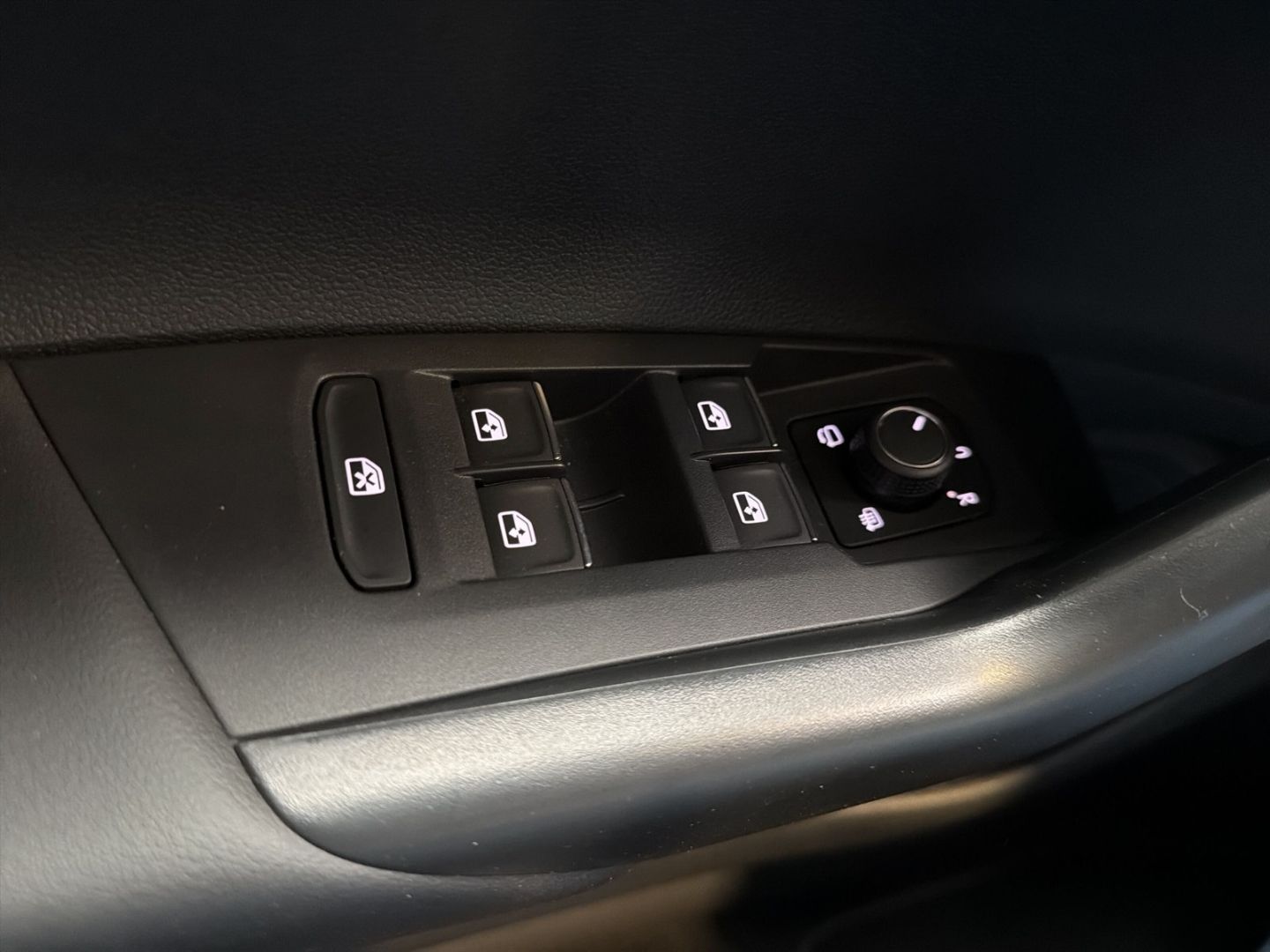 Fahrzeugabbildung Volkswagen Polo 1.0 TSI Goal Rear View AHK Clima Navi LED