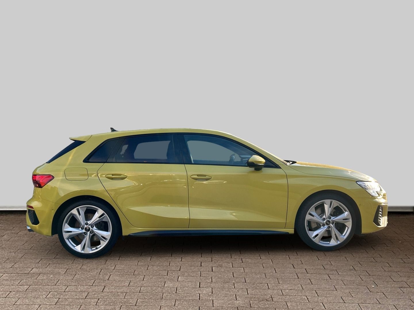 Fahrzeugabbildung Audi S3 Sportback 2.0 TFSI quattro MATRIX-LED+B&O+KAM