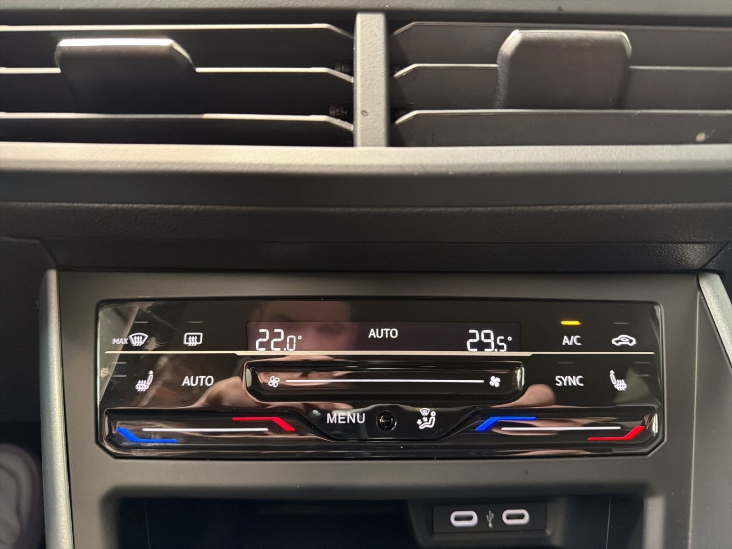 Fahrzeugabbildung Volkswagen Polo 1.0 TSI Goal Rear View Climatronic - mit KI generiert/bearbeitet