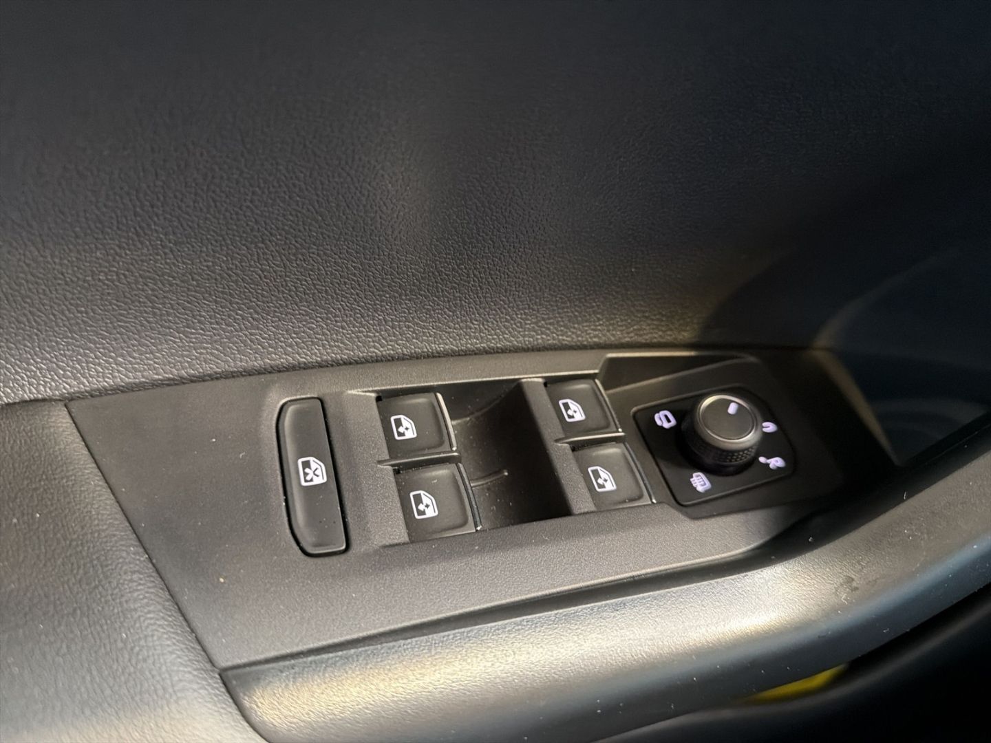Fahrzeugabbildung Volkswagen Polo 1.0 TSI Goal Rear View Climatronic - mit KI generiert/bearbeitet
