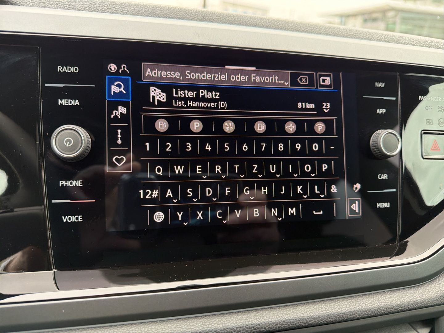 Fahrzeugabbildung Volkswagen Taigo R-Line 1.5 TSI Rear View IQ.DRIVE Navi - mit KI generiert/bearbeitet