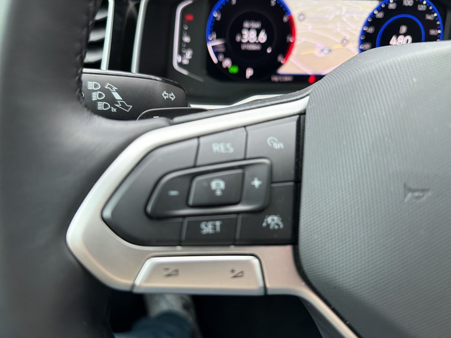 Fahrzeugabbildung Volkswagen Taigo R-Line 1.5 TSI Rear View IQ.DRIVE Navi - mit KI generiert/bearbeitet