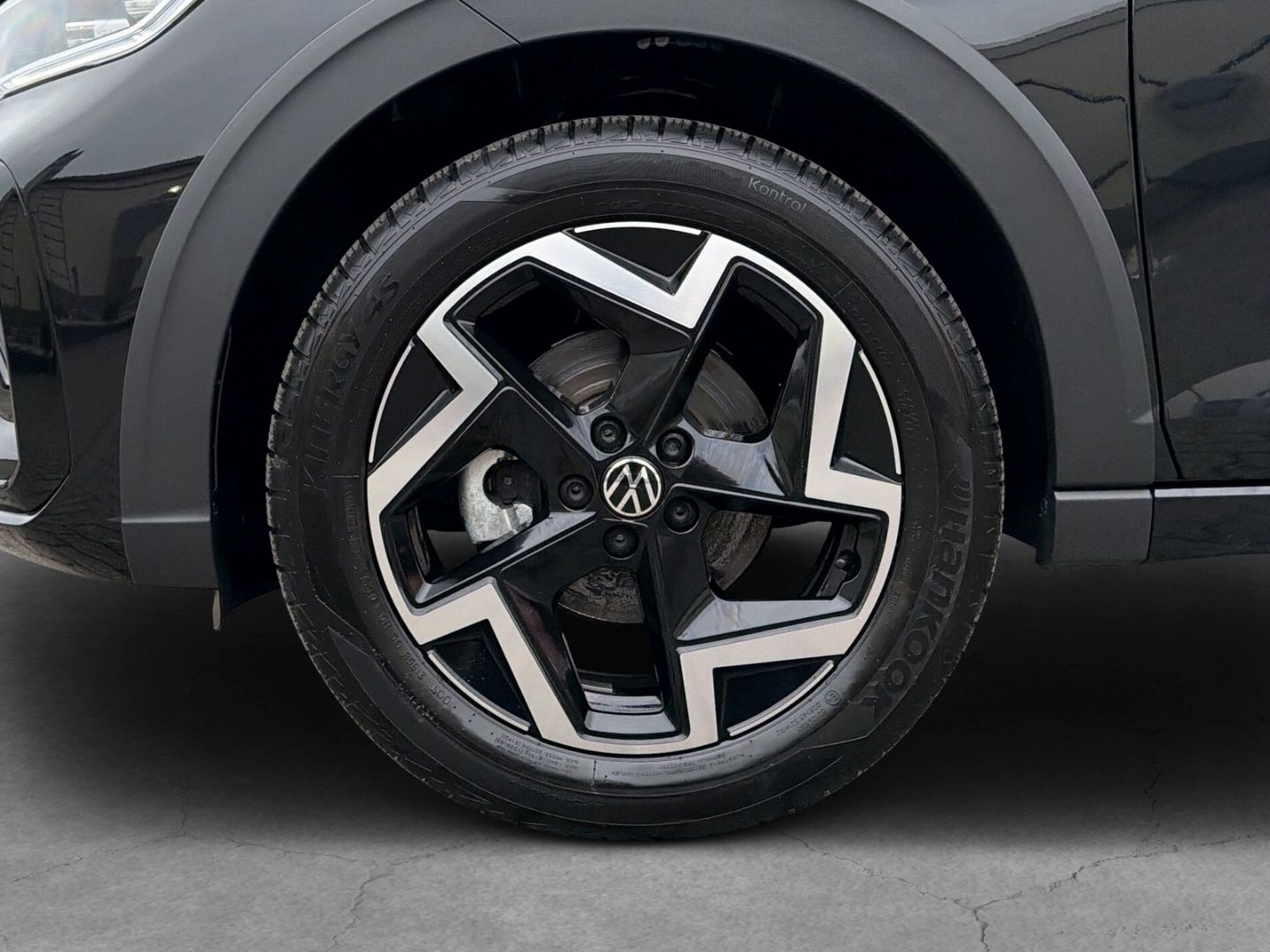 Fahrzeugabbildung Volkswagen Taigo R-Line 1.5 TSI Rear View IQ.DRIVE Navi - mit KI generiert/bearbeitet
