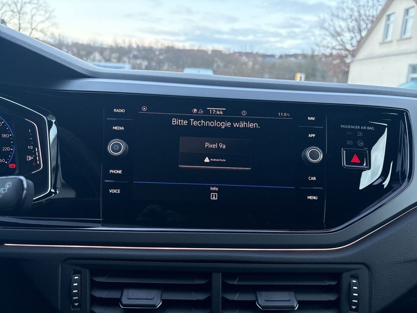 Fahrzeug 18 Fahrzeugabbildung Volkswagen Polo R-Line 1.0 TSI CarPlay Cam IQ-Light PDC vo+