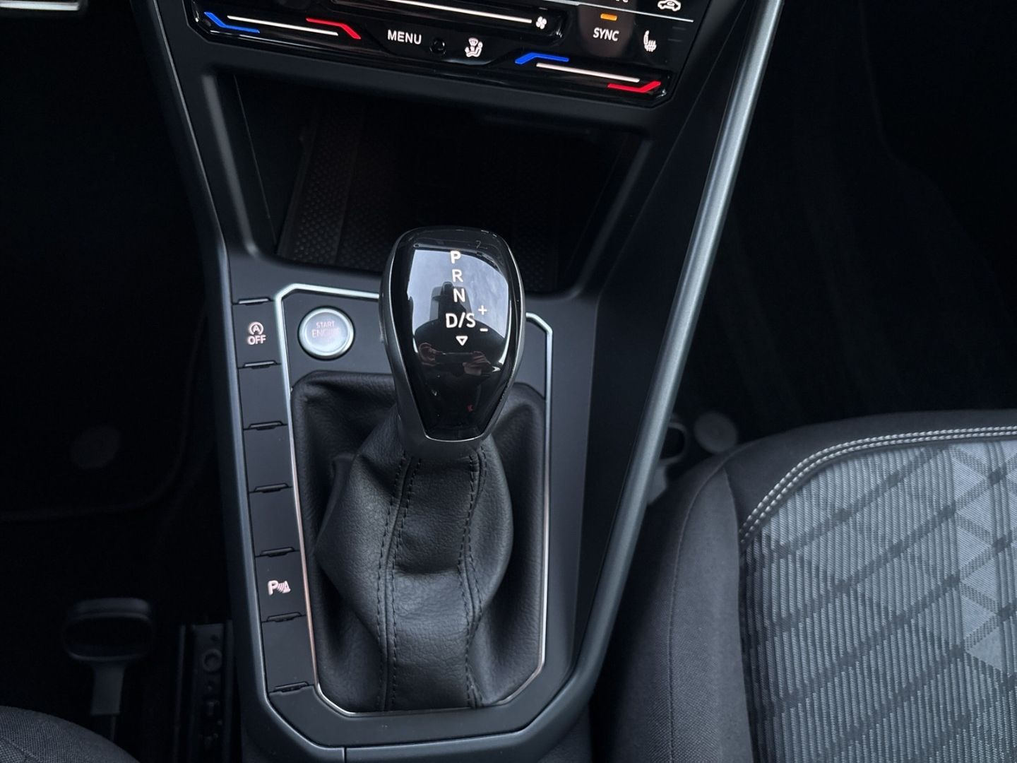 Fahrzeug 22 Fahrzeugabbildung Volkswagen Polo R-Line 1.0 TSI CarPlay Cam IQ-Light PDC vo+