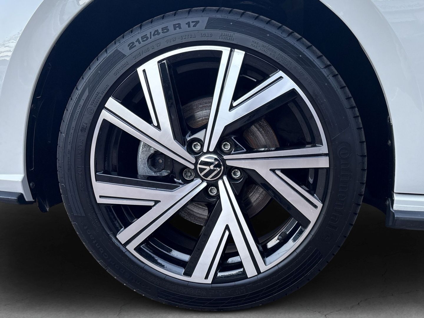 Fahrzeug 10 Fahrzeugabbildung Volkswagen Polo R-Line 1.0 TSI CarPlay Cam IQ-Light PDC vo+