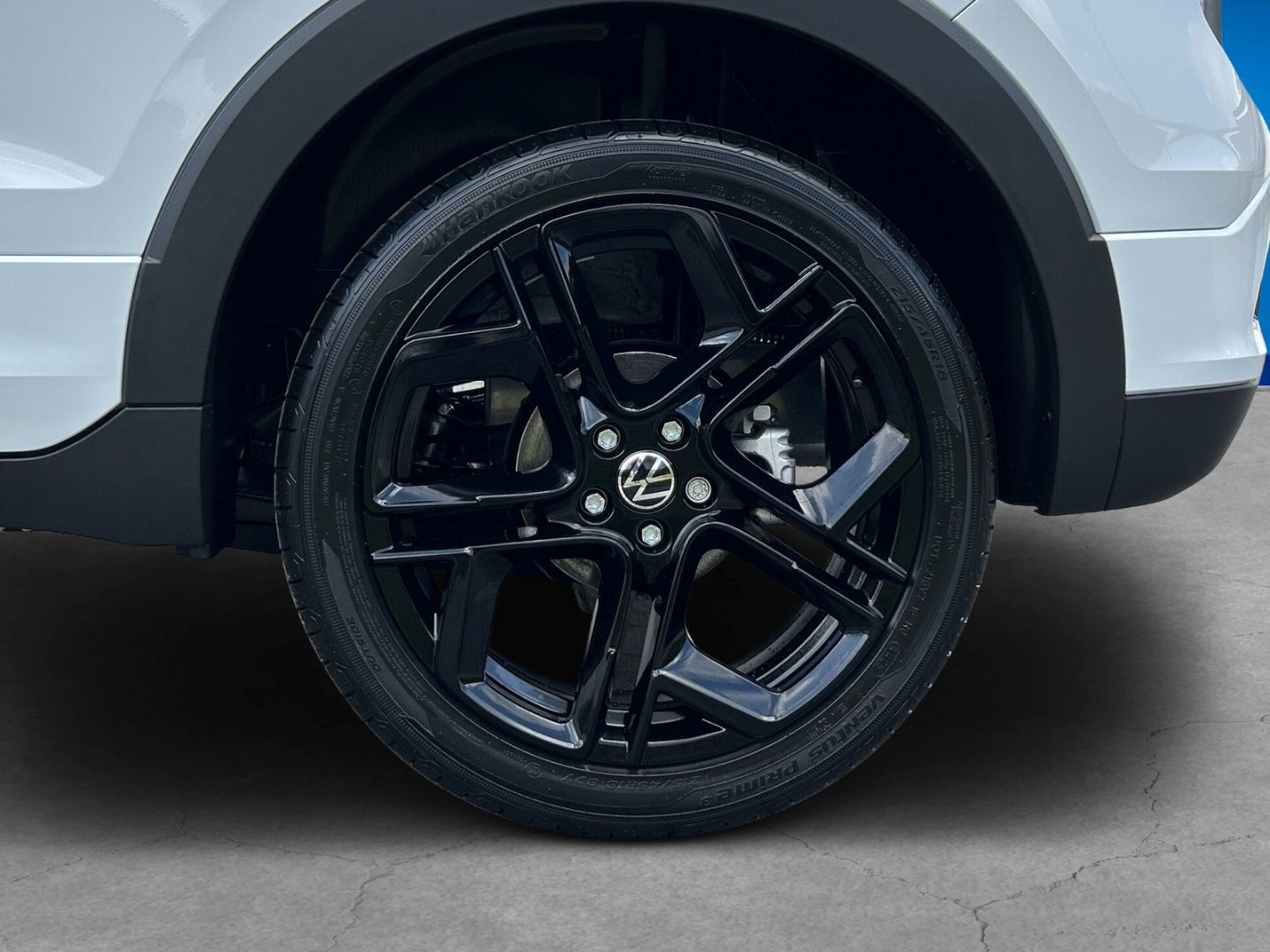 Fahrzeugabbildung Volkswagen T-Cross R-Line 1.5l TSI AHK REAR VIEW IQ.LIGHT B