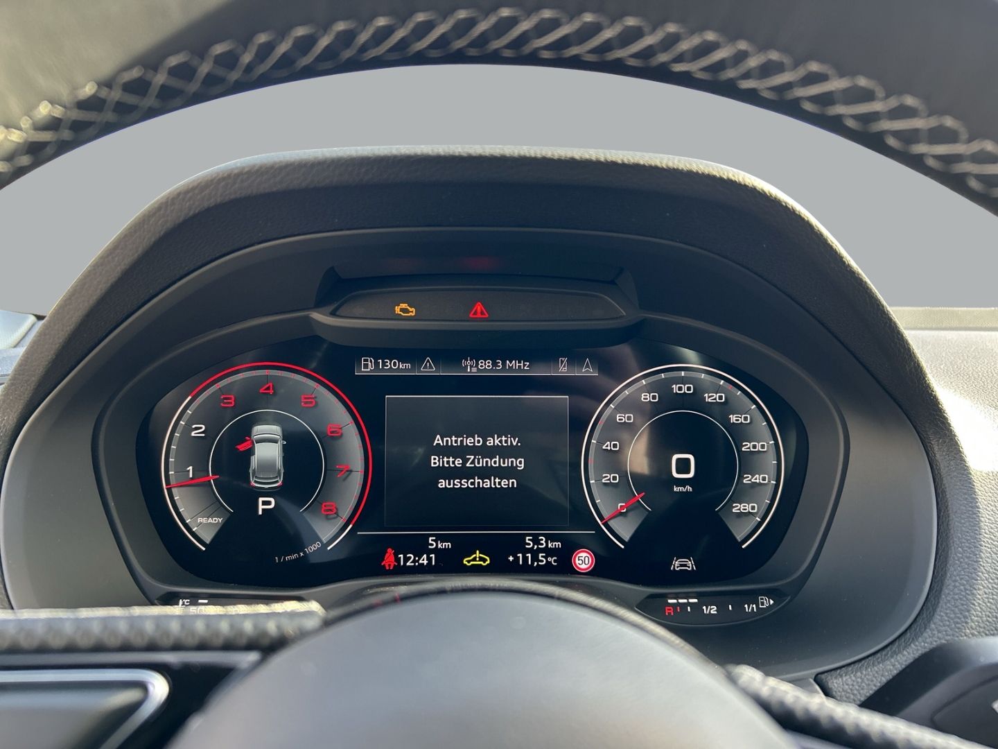 Fahrzeug 12 Fahrzeugabbildung Audi Q2 ADVANCED 35TFSI S tronic AHK+LEDER+LED+KAMERA