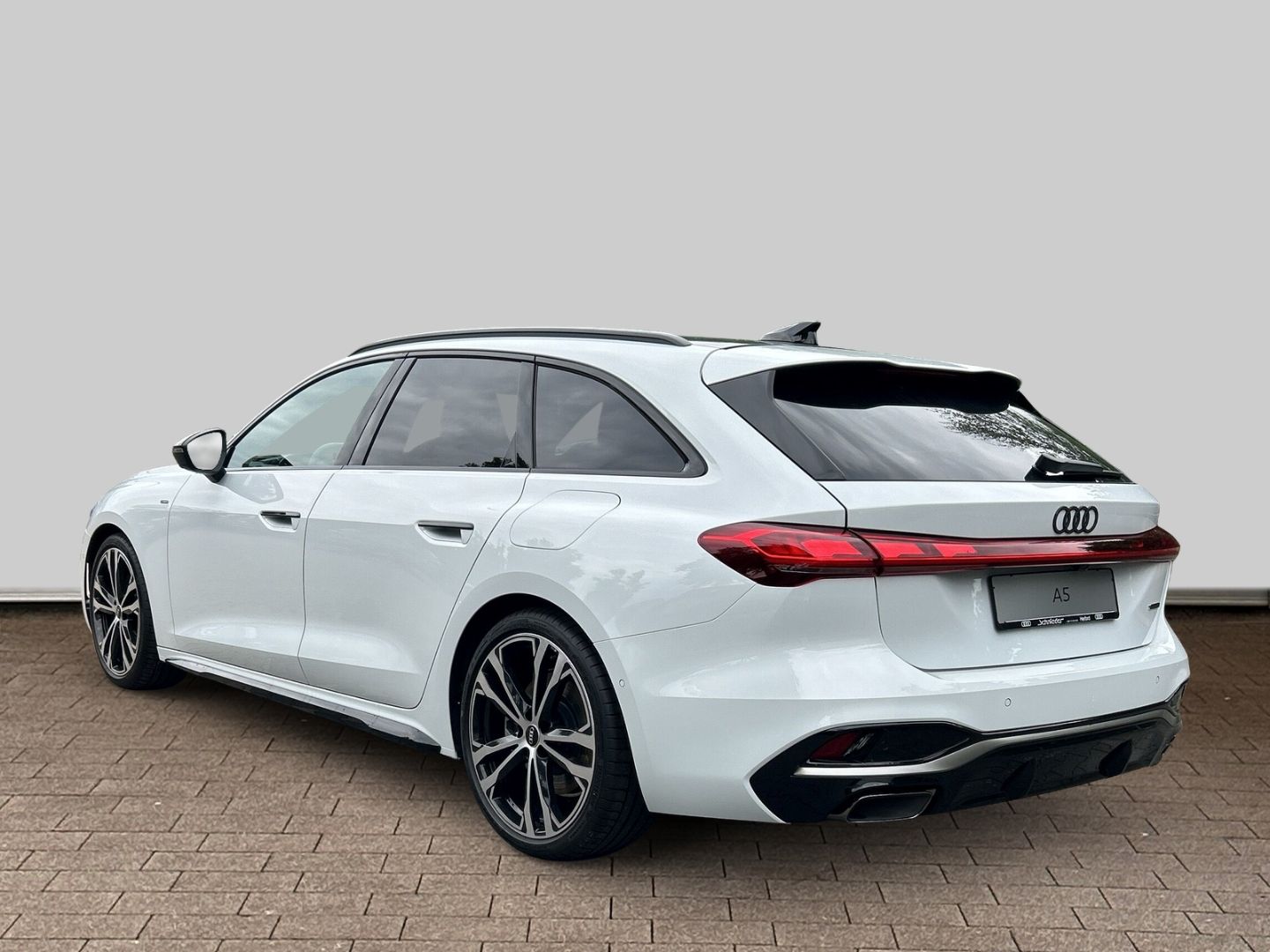 Fahrzeugabbildung Audi A5 AVANT e-HYBRID 220 kW LED+PANO,B&O,