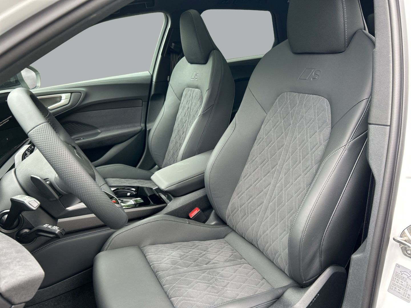 Fahrzeugabbildung Audi A5 AVANT e-HYBRID 220 kW LED+PANO,B&O,