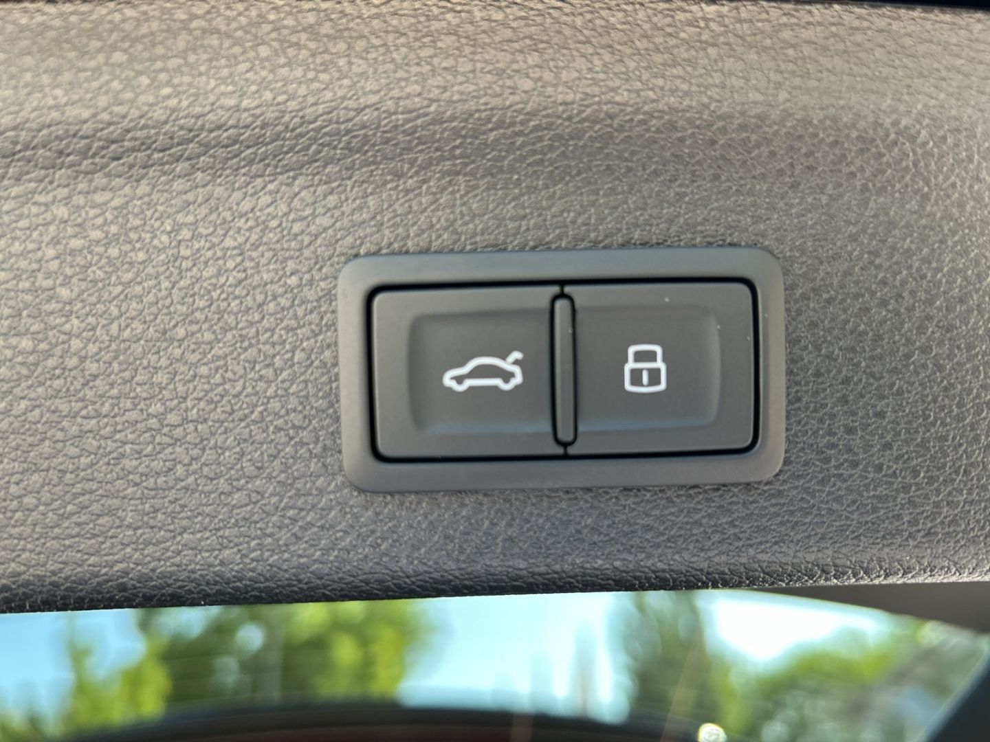 Fahrzeugabbildung Audi Q3 advanced 40 TFSI quattro S-tronic+AHK+LEDER+M