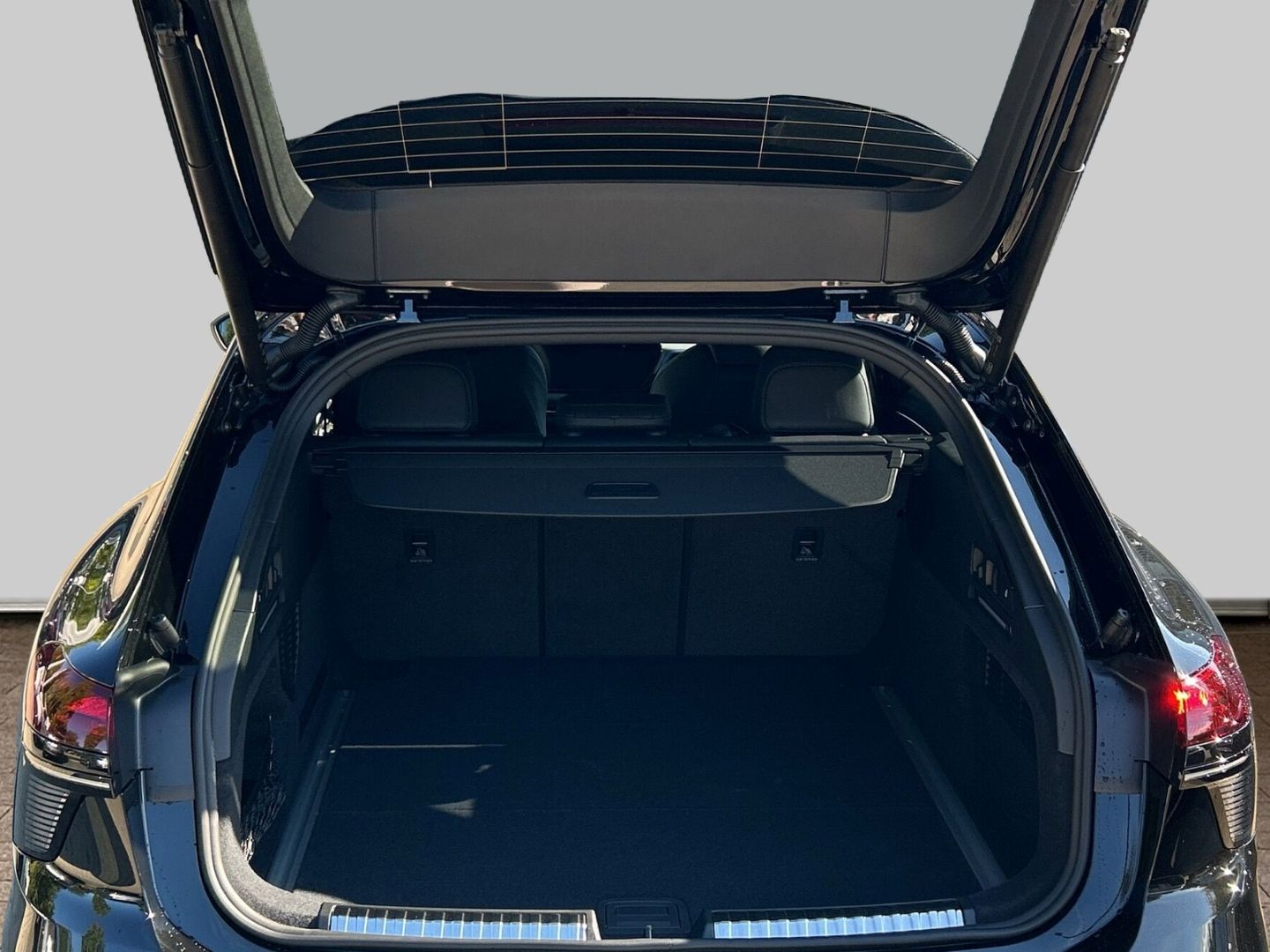 Fahrzeug 19 Fahrzeugabbildung Audi A6 Avant edition one 2.0 TDI S-LINE+HUD+B&O+LEDE