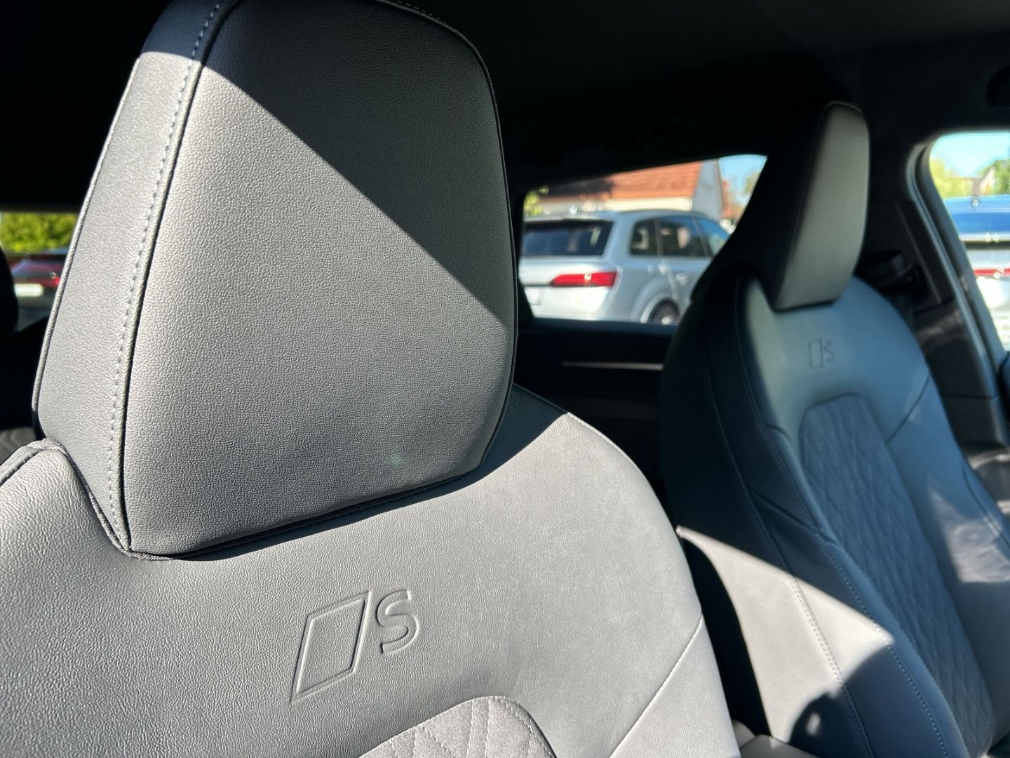 Fahrzeug 23 Fahrzeugabbildung Audi A6 Avant edition one 2.0 TDI S-LINE+HUD+B&O+LEDE