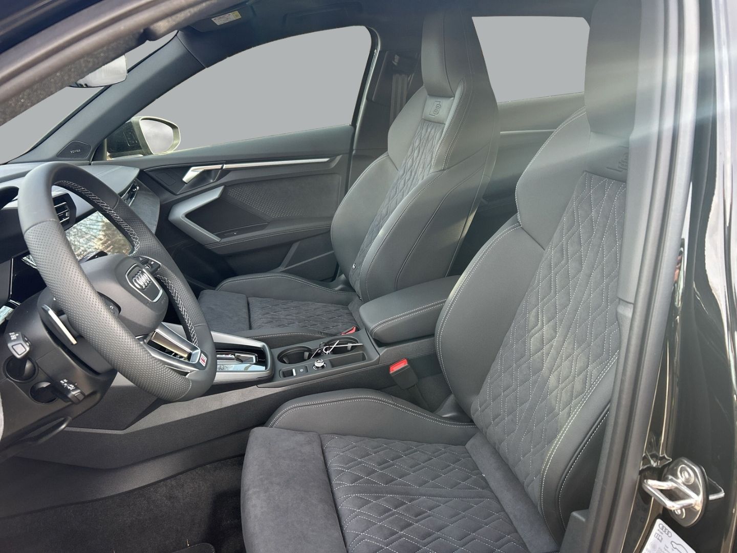 Fahrzeugabbildung Audi A3 Sportback 40 TFSI e S-line PANO+NAVI+LEDER+VI