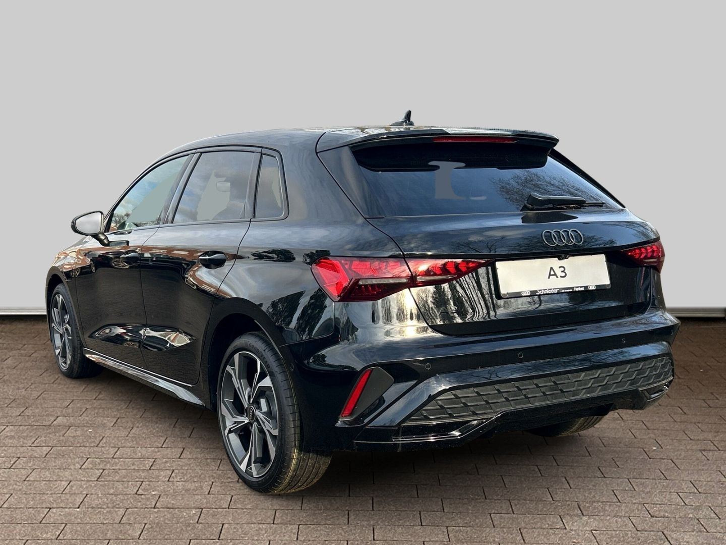 Fahrzeugabbildung Audi A3 Sportback 40 TFSI e S-line PANO+NAVI+LEDER+VI