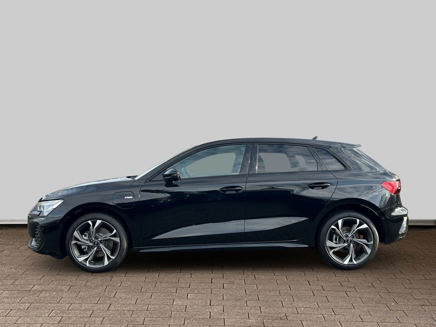 Fahrzeugabbildung Audi A3 Sportback 40 TFSI e S-line PANO+NAVI+LEDER+VI