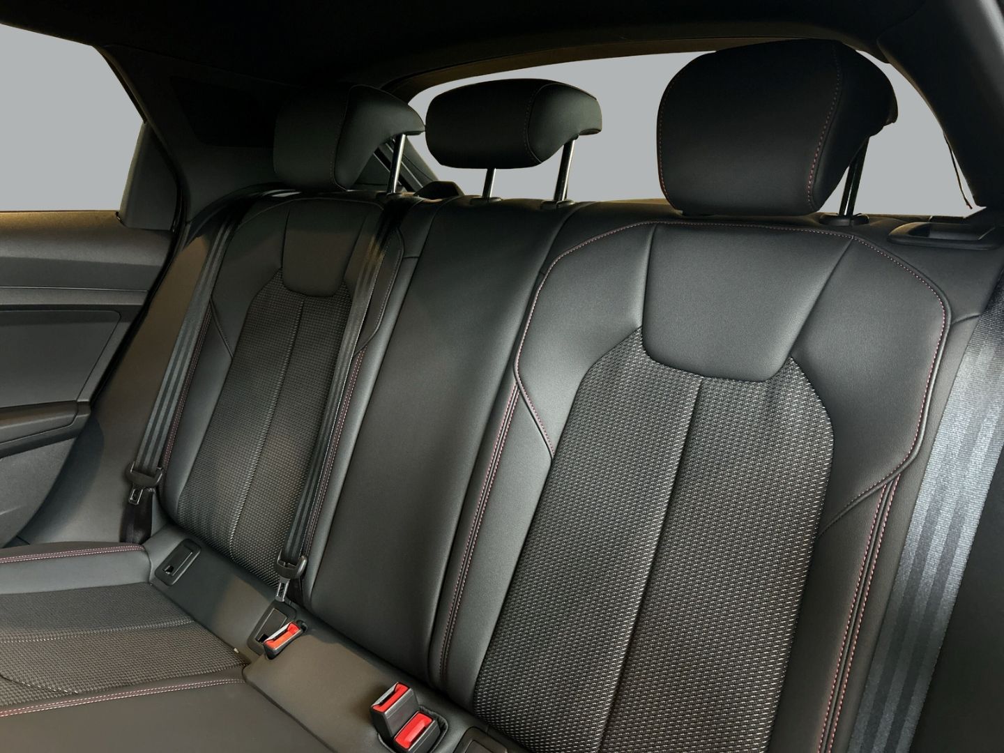 Fahrzeug 13 Fahrzeugabbildung Audi A1 Sportback 40 TFSI S-line+NAVI+LEDER+VIRTUAL+L