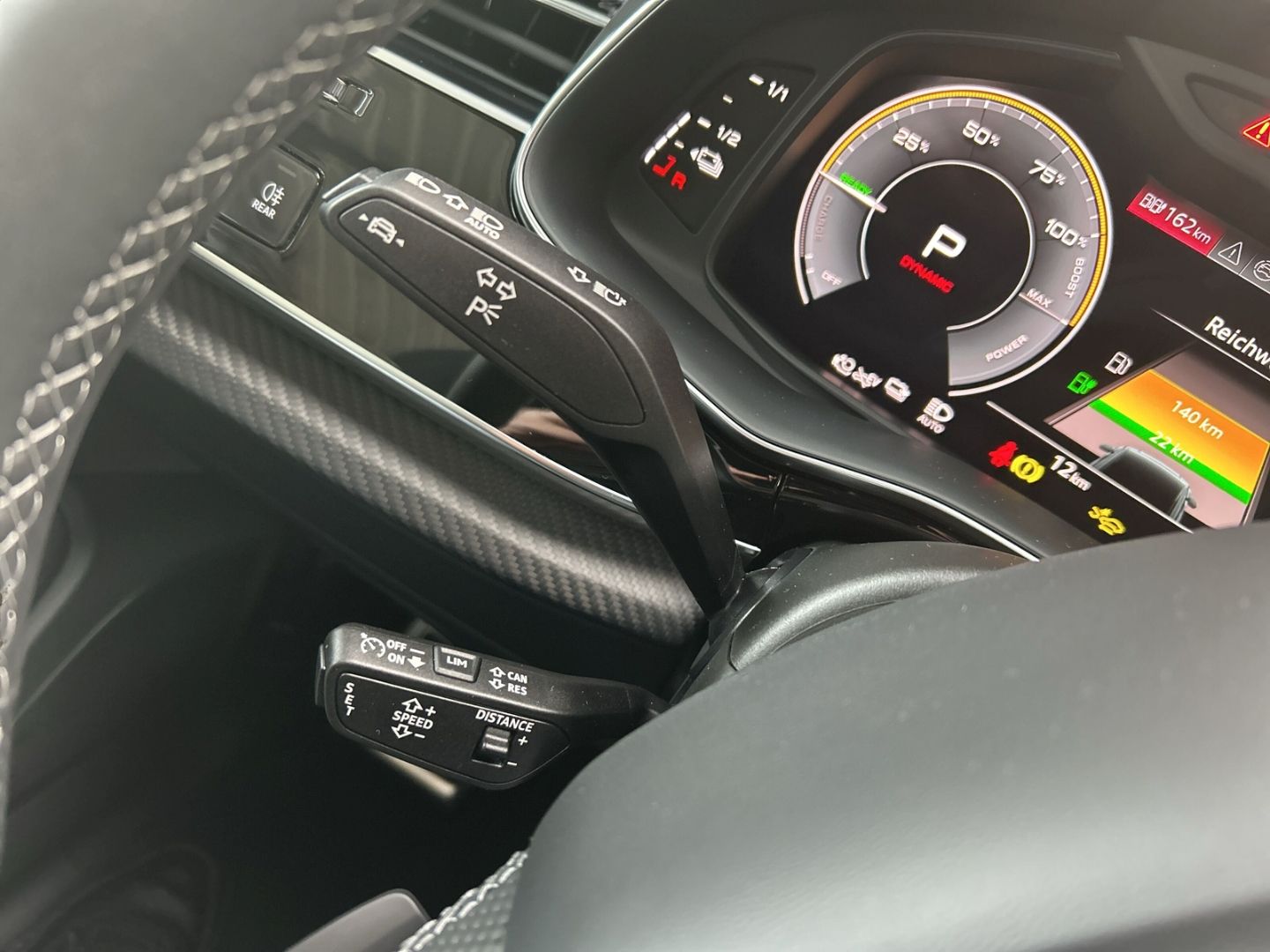 Fahrzeugabbildung Audi Q8 TFSI e S-LINE+HUD+AHK+PANO+MATRIX-LED+LEDER+K