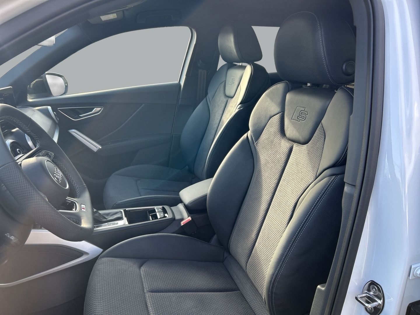 Fahrzeug 12 Fahrzeugabbildung Audi Q2 advanced 35 TFSI S-tronic AHK+LEDER+LED+KAMER