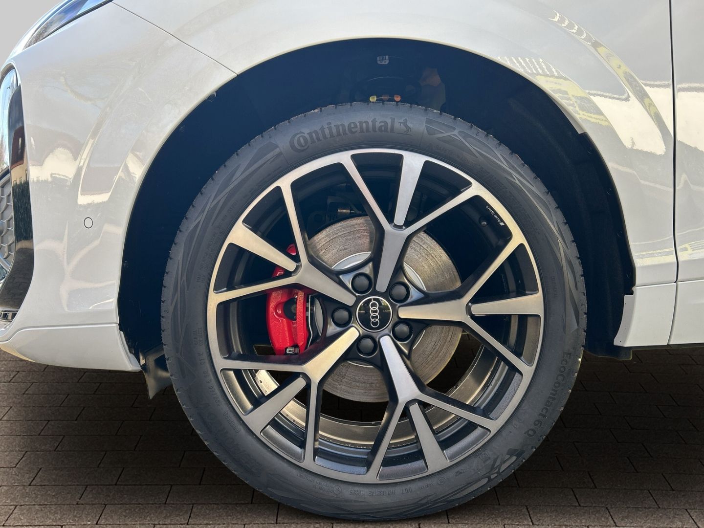 Fahrzeug 20 Fahrzeugabbildung Audi Q3 TFSI quattro S-tronic S-LINE+ NAVI+LEDER+MATR