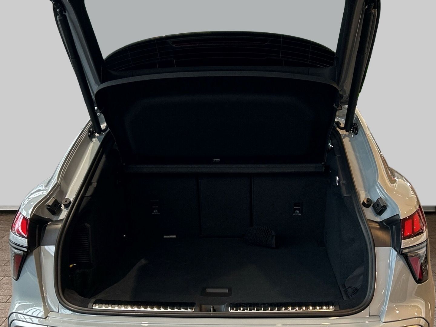 Fahrzeugabbildung Audi Q3 Sportback e-hybrid 200 kW S-LINE+NAVI+LED+CAR