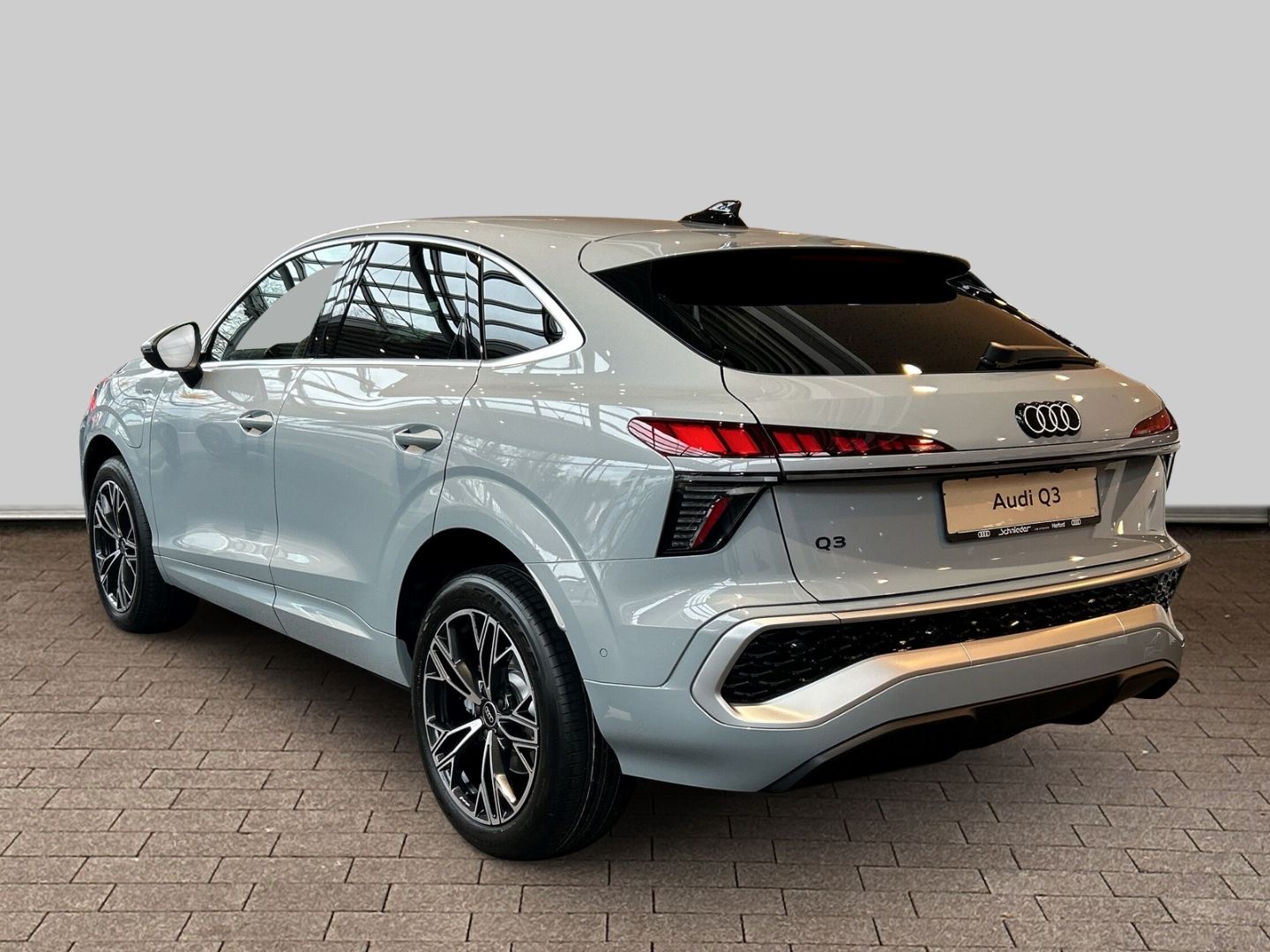 Fahrzeugabbildung Audi Q3 Sportback e-hybrid 200 kW S-LINE+NAVI+LED+CAR
