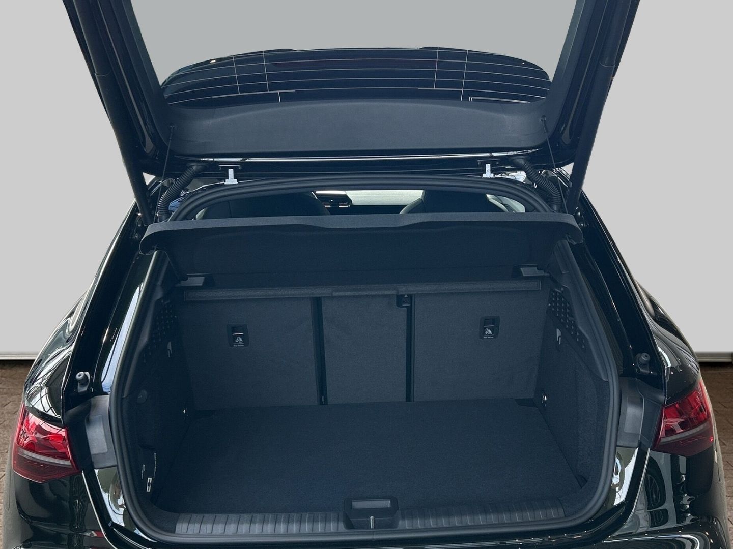 Fahrzeugabbildung Audi RS3 SPORTBACK+LED+PANO+HUD+280KM/H+KAMERA