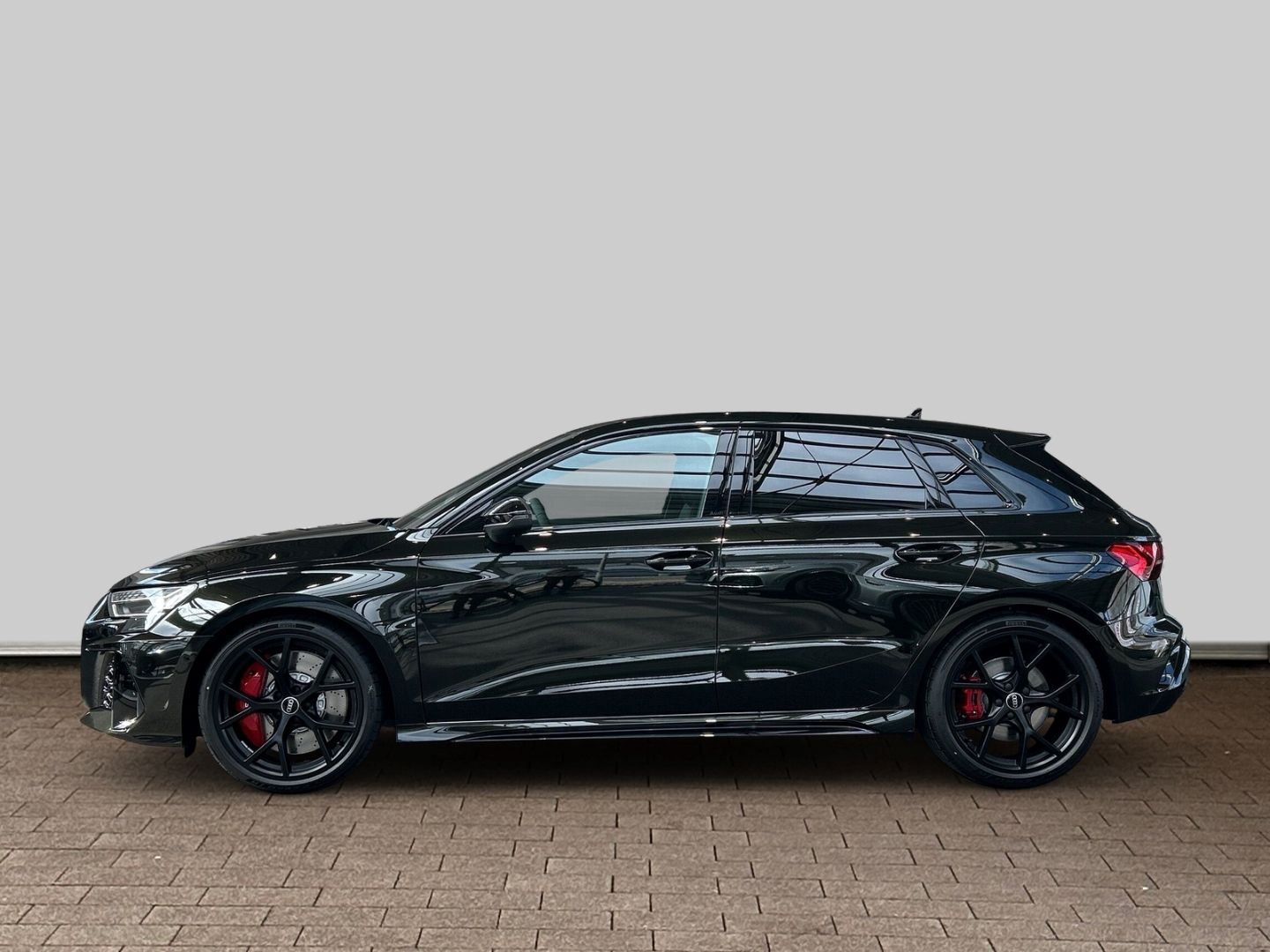 Fahrzeugabbildung Audi RS3 SPORTBACK+LED+PANO+HUD+280KM/H+KAMERA