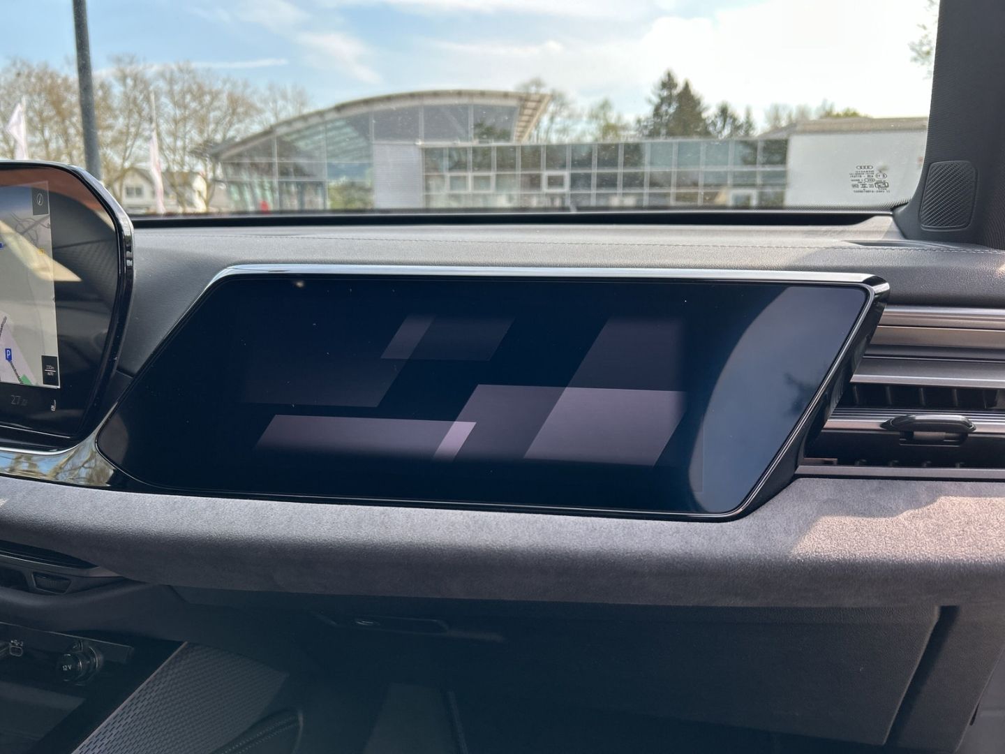 Fahrzeugabbildung Audi A6 Avant 2.0 TDI HUD+AHK+NAVI+LEDER+B&O+LED