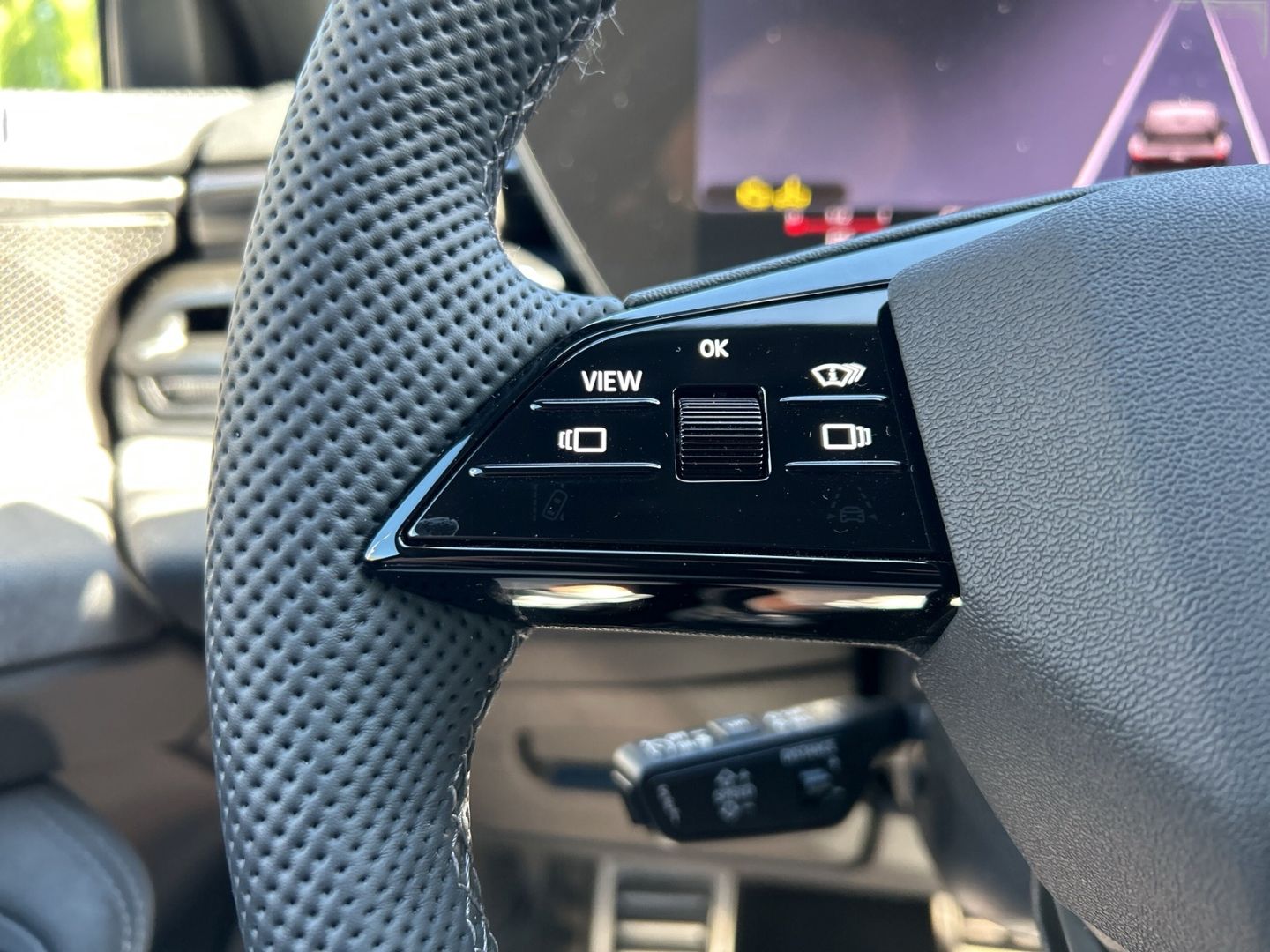 Fahrzeugabbildung Audi A6 3.0 AVANT TDI 220 kW+HUD+AHK+KAMERA+B&O+TECH
