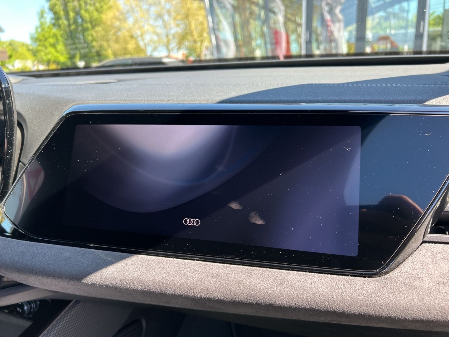 Fahrzeugabbildung Audi A6 3.0 AVANT TDI 220 kW+HUD+AHK+KAMERA+B&O+TECH