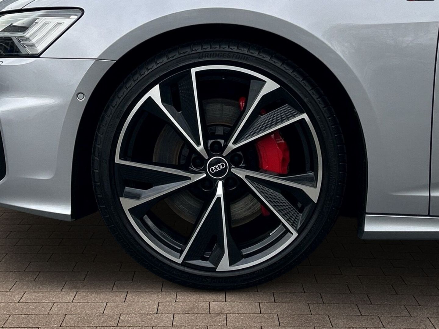 Fahrzeugabbildung Audi A6 Avant 55 2.0 TFSI e quattro sport