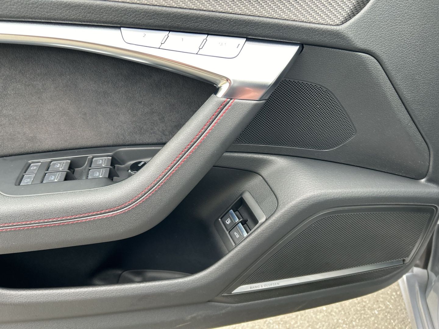 Fahrzeugabbildung Audi A6 Avant 55 2.0 TFSI e quattro sport