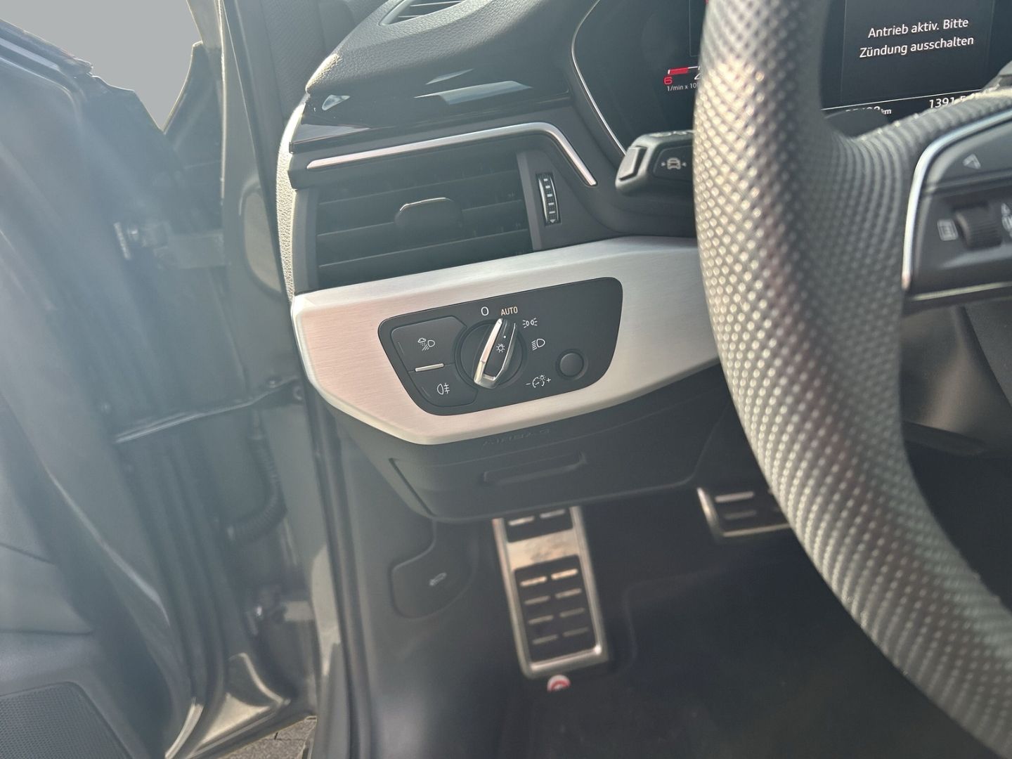 Fahrzeugabbildung Audi A4 Avant 35 TDI S Line Competition+ AHK+ Kamera