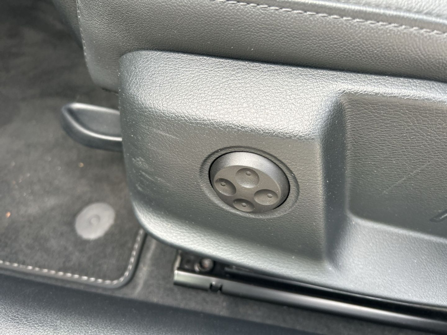 Fahrzeugabbildung Audi A4 Avant 35 TDI S Line Competition+ AHK+ Kamera