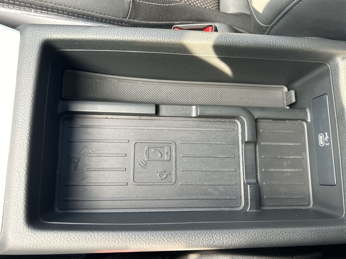 Fahrzeug 25 Fahrzeugabbildung Audi A4 Avant 35 TDI S Line Competition+ AHK+ Kamera