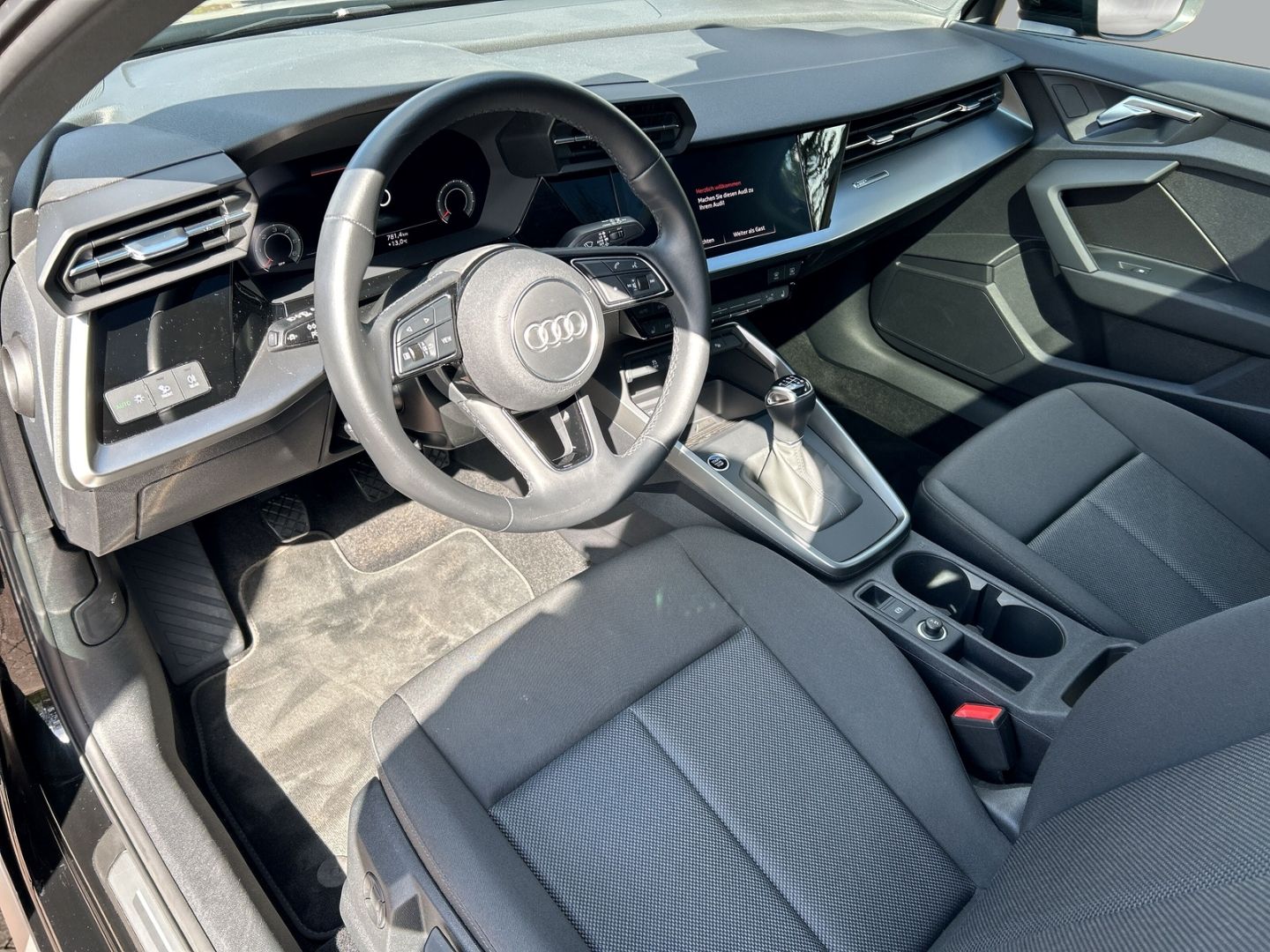 Fahrzeug 13 Fahrzeugabbildung Audi A3 line Sportback 35 TDI 6-Gang Schalter S Line