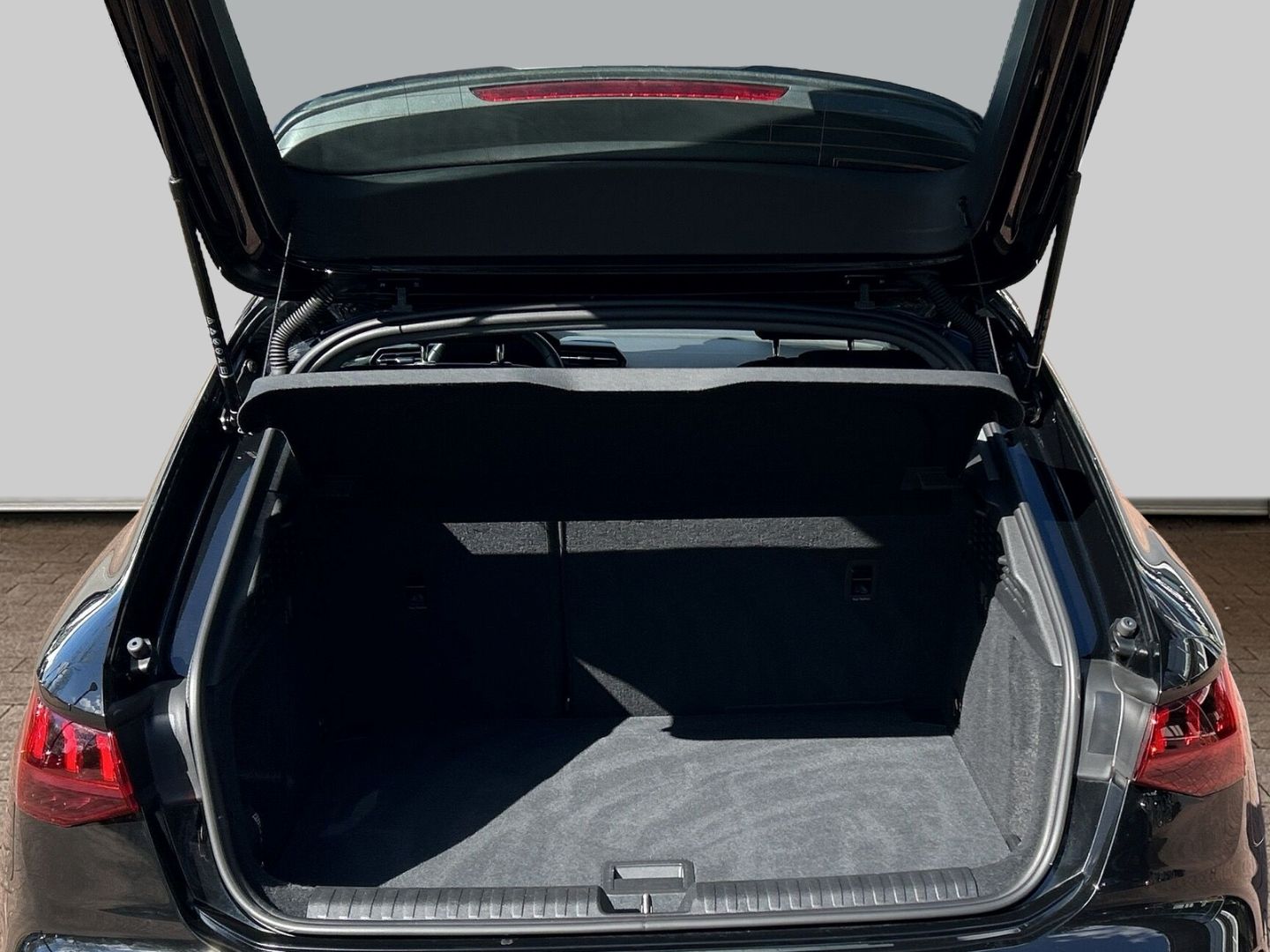 Fahrzeug 20 Fahrzeugabbildung Audi A3 line Sportback 35 TDI 6-Gang Schalter S Line