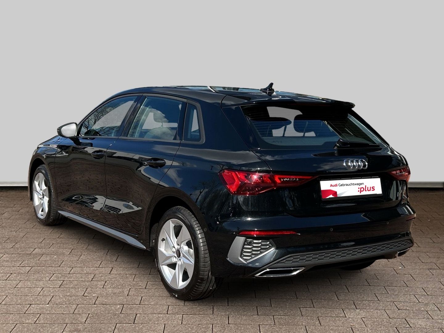 Fahrzeug 8 Fahrzeugabbildung Audi A3 line Sportback 35 TDI 6-Gang Schalter S Line