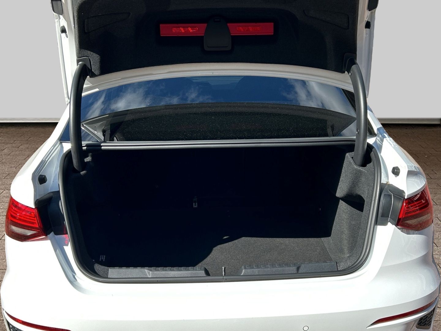 Fahrzeugabbildung Audi A3 quattro advanced Limousine 40 TDI S tronic LE