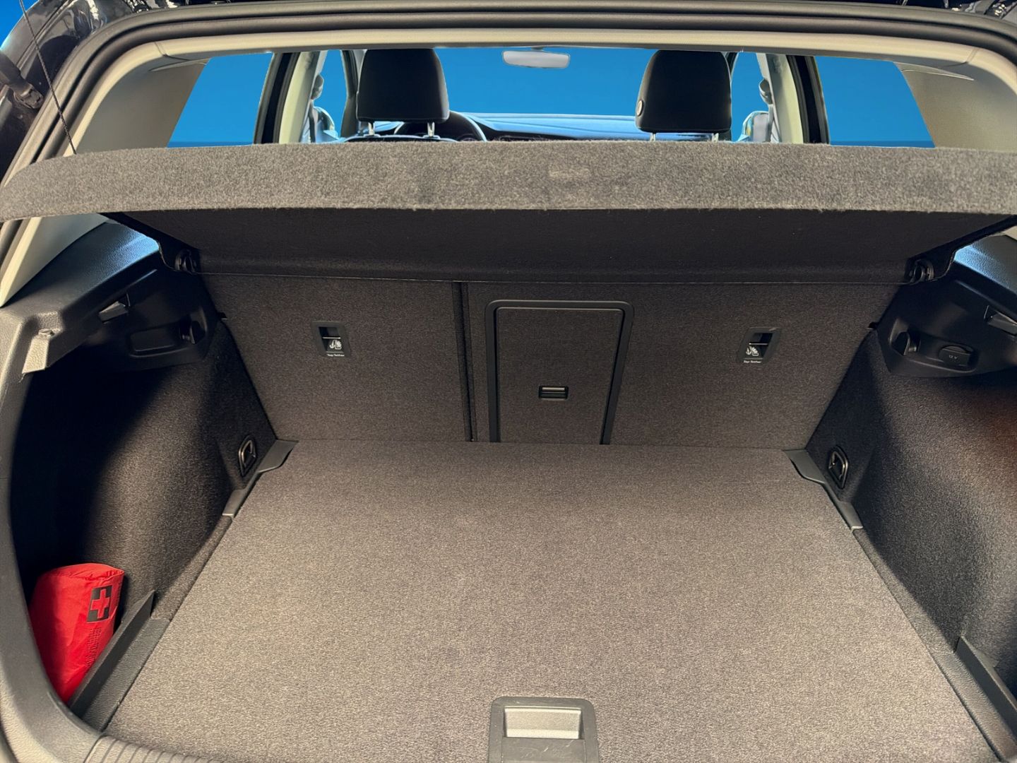 Fahrzeugabbildung Volkswagen Golf VII 1.5 TSI Highline Rear View Navi Clima