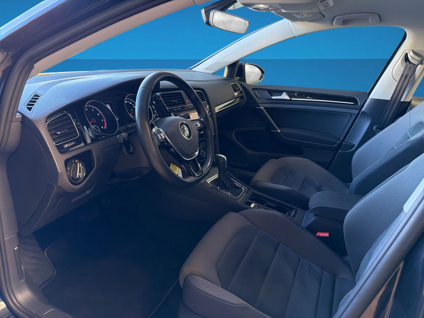 Fahrzeugabbildung Volkswagen Golf VII 1.5 TSI Highline Rear View Navi Clima