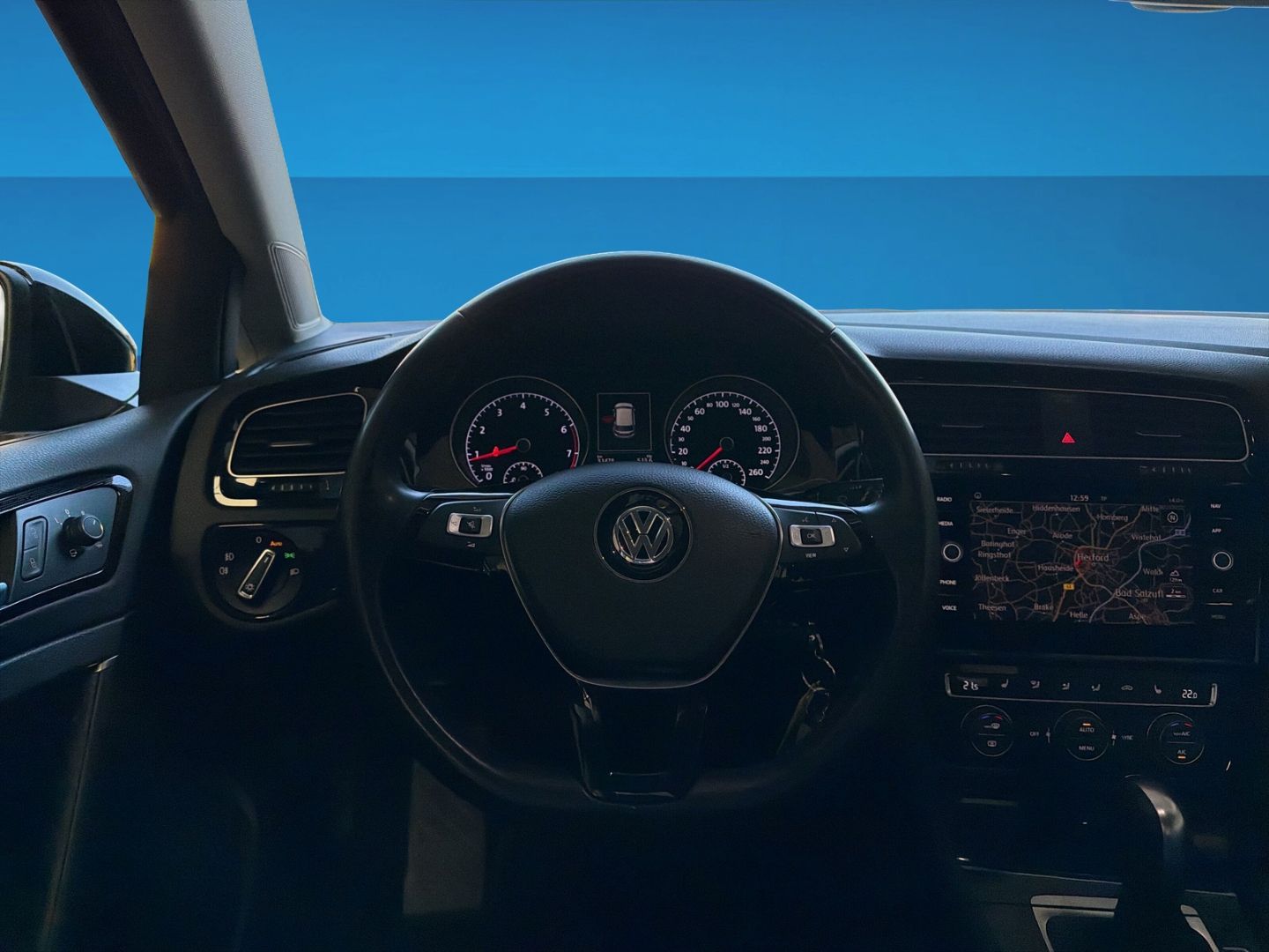 Fahrzeugabbildung Volkswagen Golf VII 1.5 TSI Highline Rear View Navi Clima