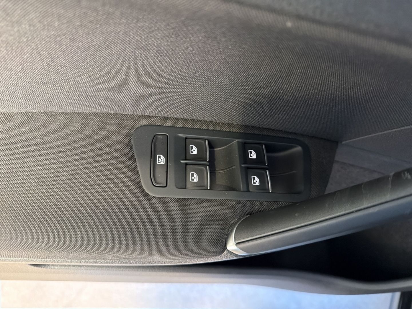 Fahrzeugabbildung Volkswagen Golf VII 1.5 TSI Highline Rear View Navi Clima