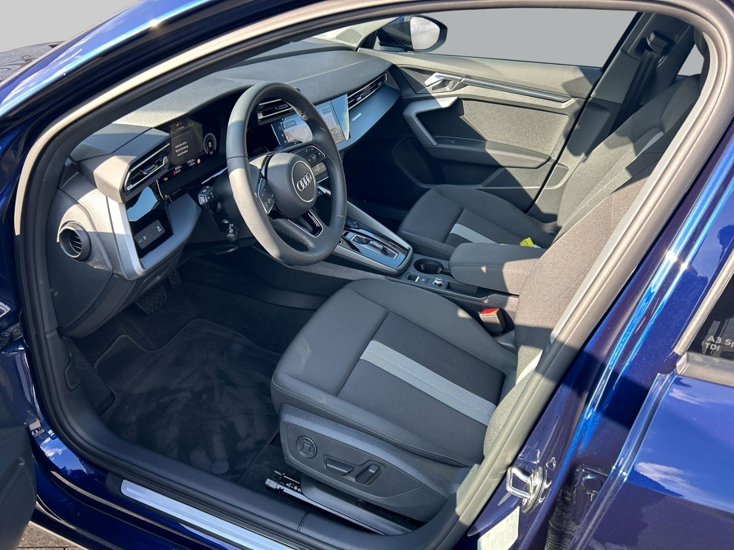 Fahrzeugabbildung Audi A3 Sportback Advanced 35 TDI NAVI+LED+ACC+CARPLA